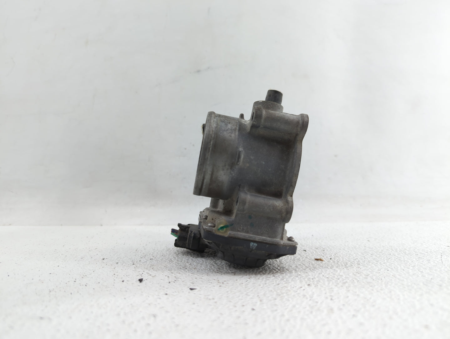 2011-2018 Toyota Corolla Throttle Body P/N:22030-0T080 Fits Fits 2011 2012 2013 2014 2015 2016 2017 2018 OEM Used Auto Parts