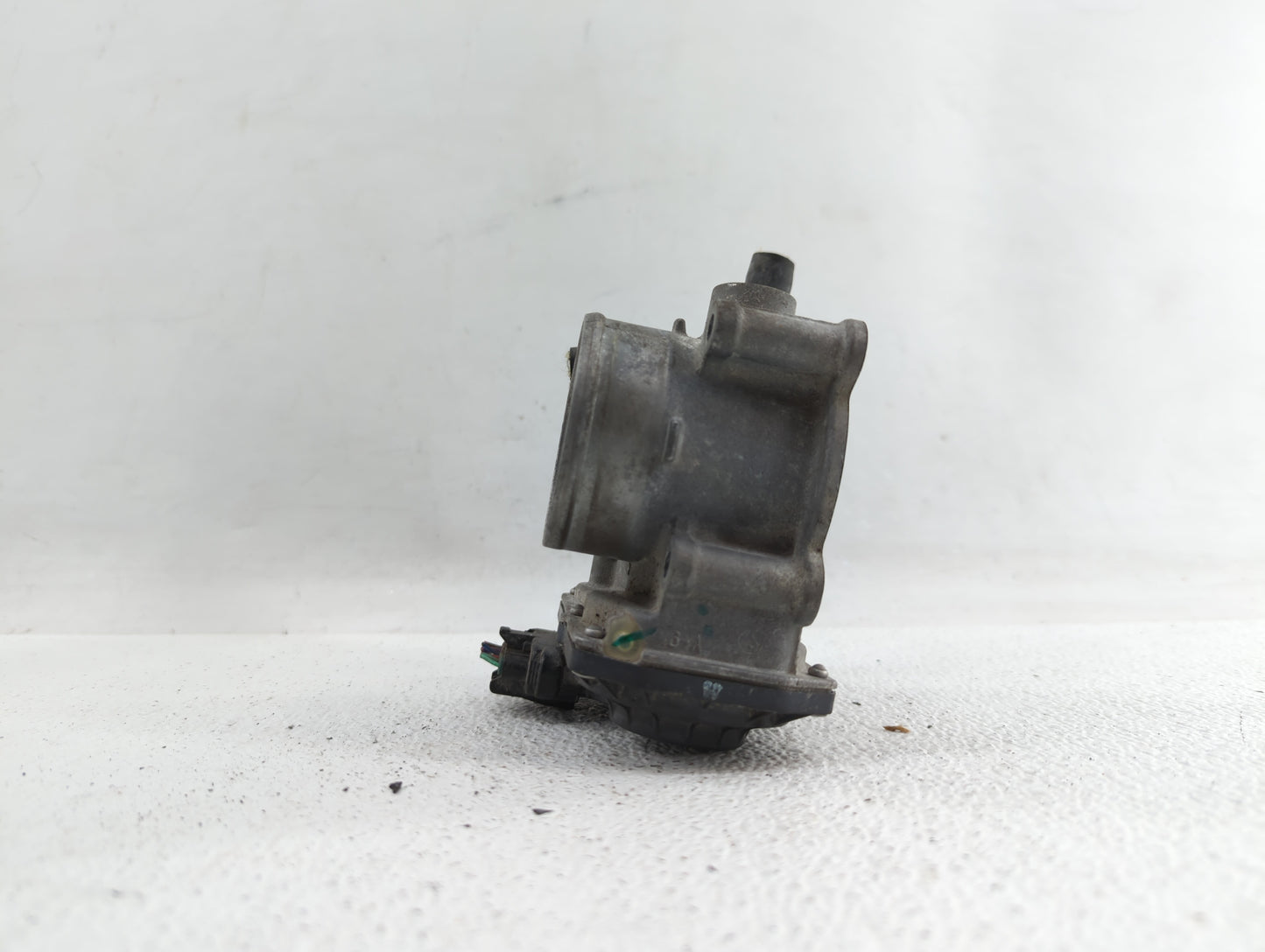 2011-2018 Toyota Corolla Throttle Body P/N:22030-0T080 Fits Fits 2011 2012 2013 2014 2015 2016 2017 2018 OEM Used Auto Parts