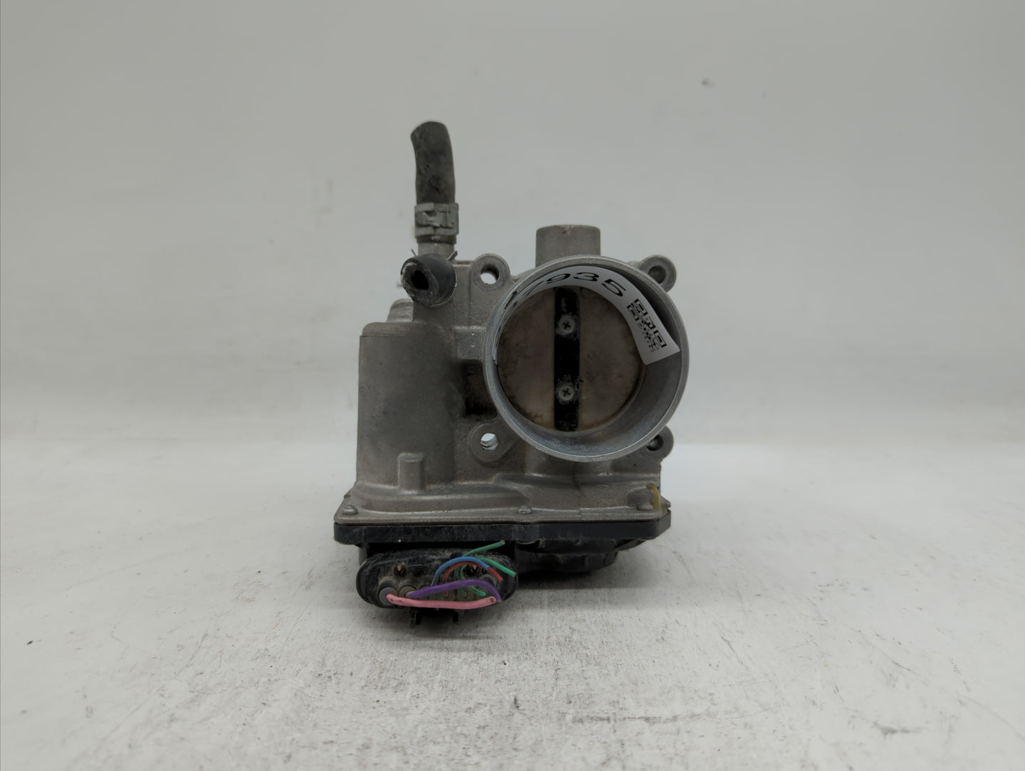 2011-2018 Toyota Corolla Throttle Body P/N:22030-0T080 Fits Fits 2011 2012 2013 2014 2015 2016 2017 2018 OEM Used Auto Parts