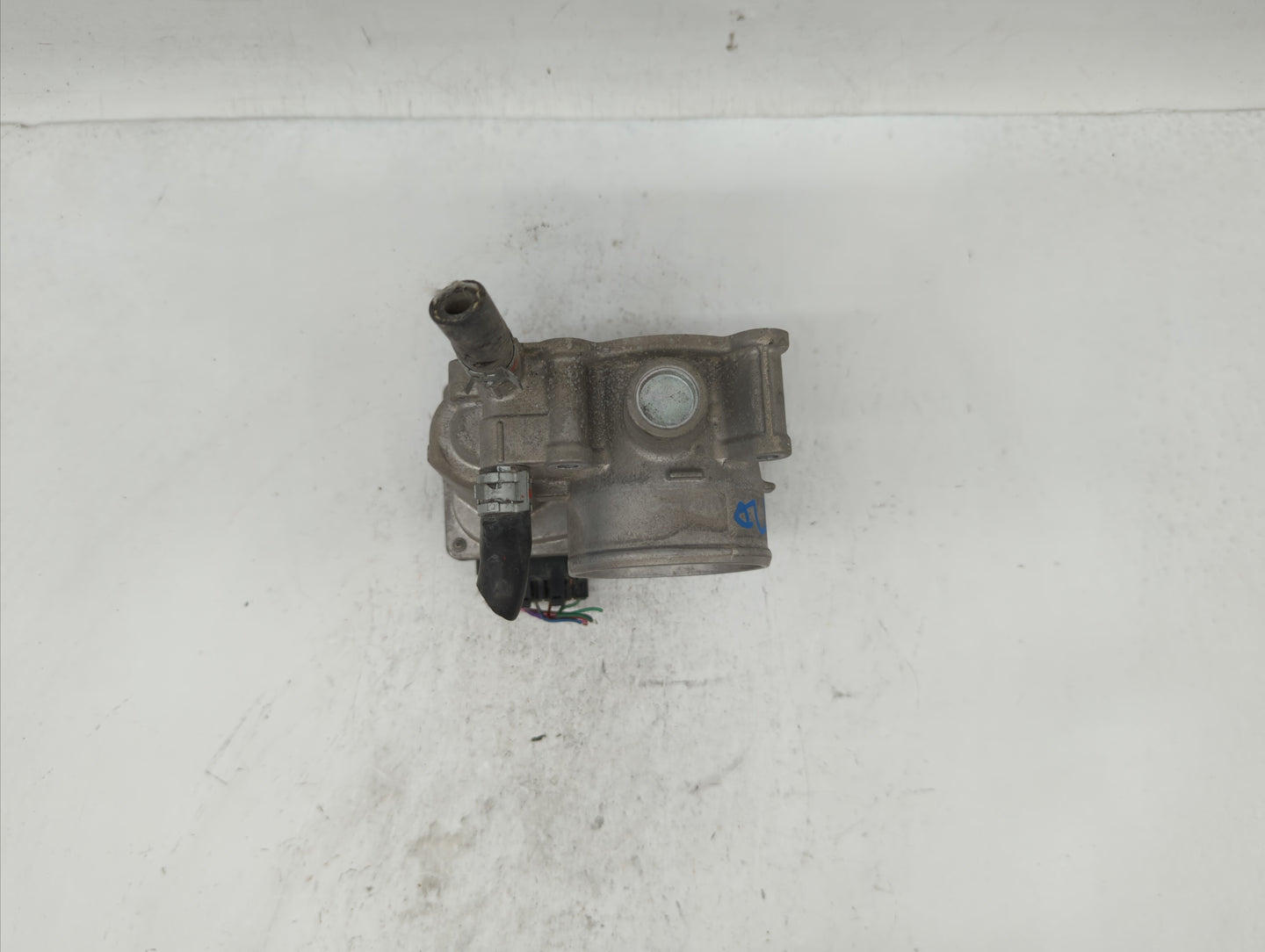 2011-2018 Toyota Corolla Throttle Body P/N:22030-0T080 Fits Fits 2011 2012 2013 2014 2015 2016 2017 2018 OEM Used Auto Parts
