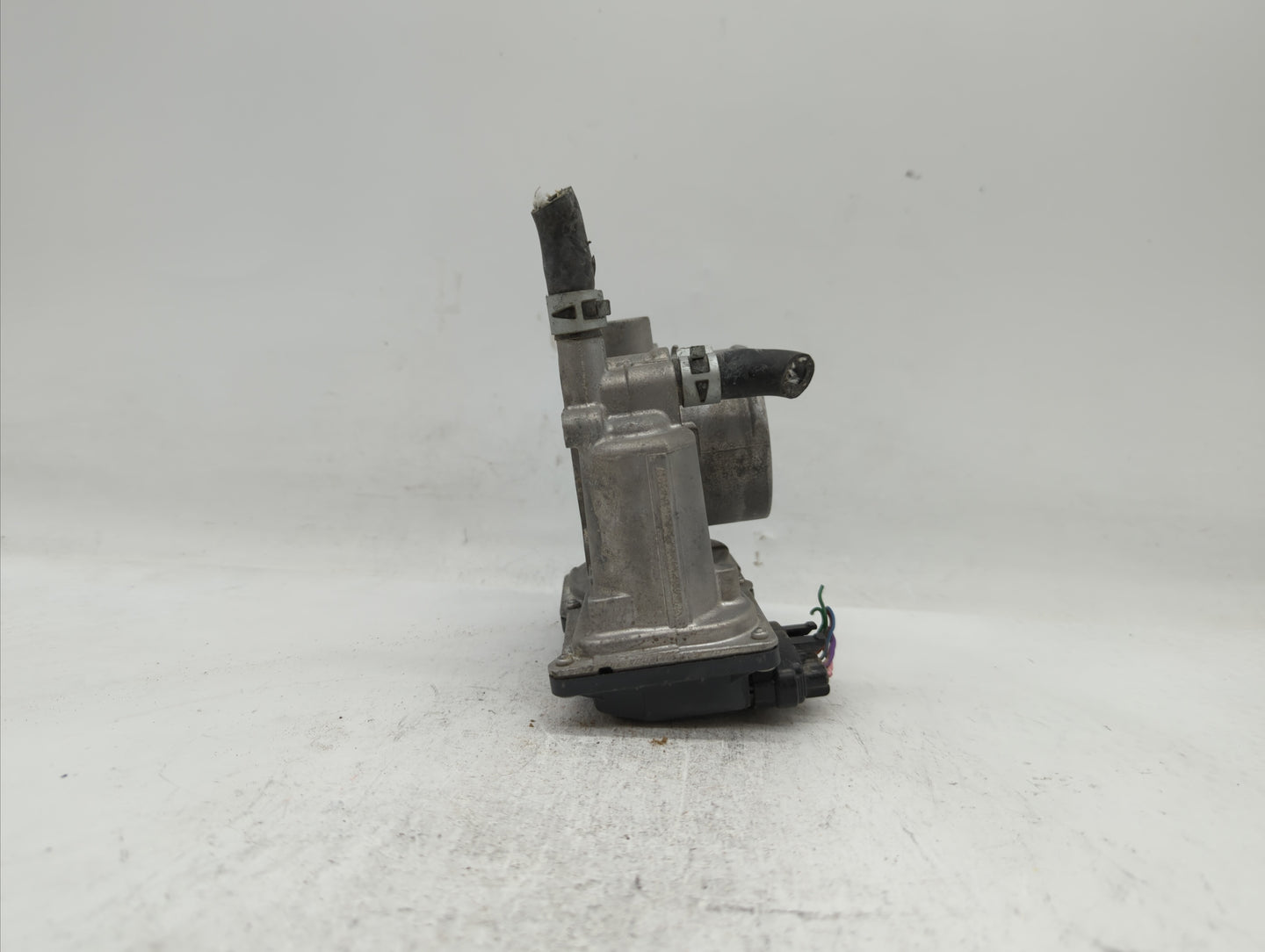 2011-2018 Toyota Corolla Throttle Body P/N:22030-0T080 Fits Fits 2011 2012 2013 2014 2015 2016 2017 2018 OEM Used Auto Parts