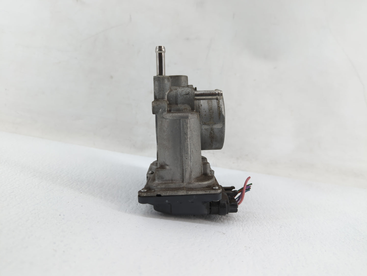 2011-2018 Toyota Corolla Throttle Body P/N:22030-0T080 Fits Fits 2011 2012 2013 2014 2015 2016 2017 2018 OEM Used Auto Parts