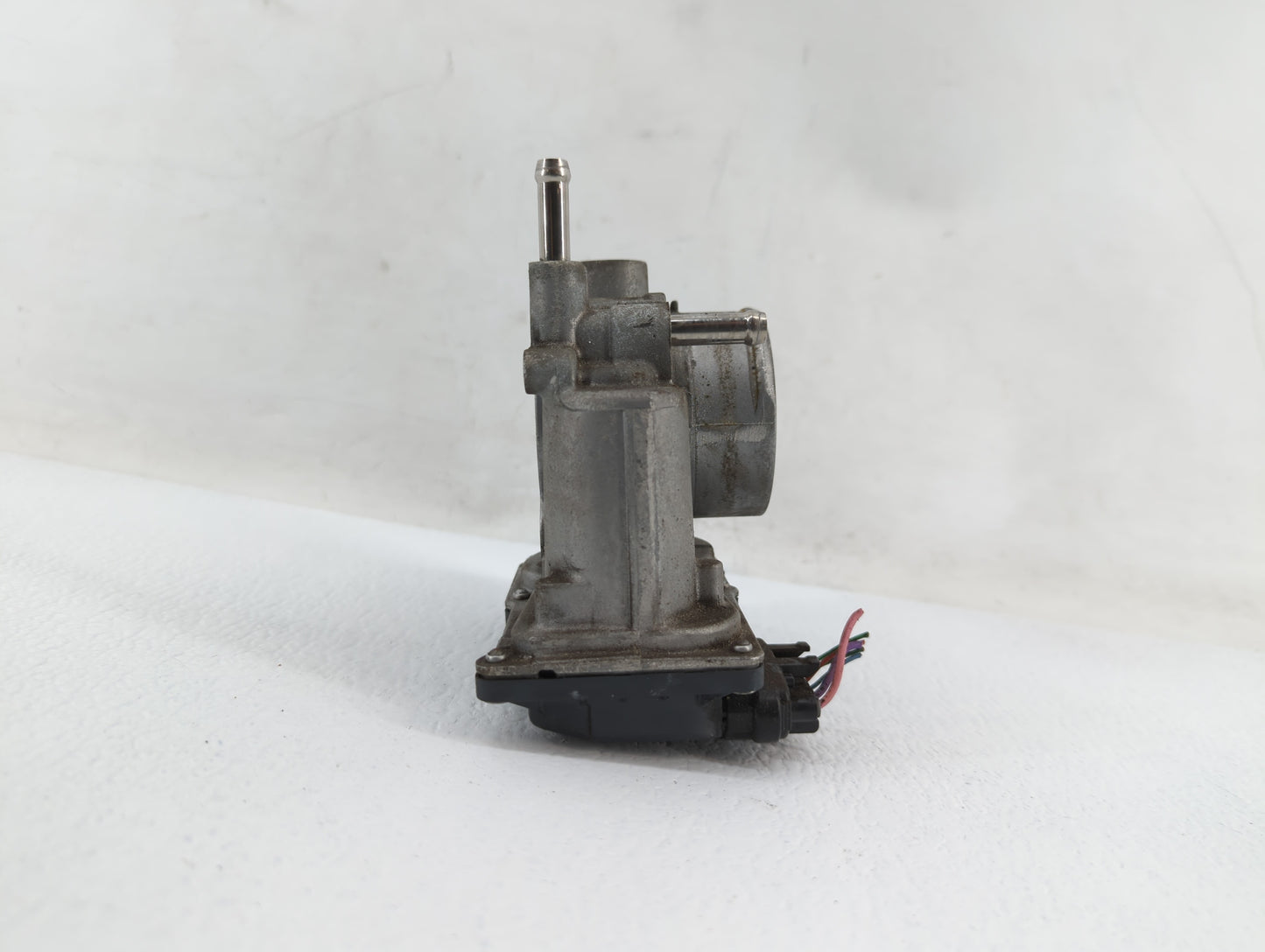 2011-2018 Toyota Corolla Throttle Body P/N:22030-0T080 Fits Fits 2011 2012 2013 2014 2015 2016 2017 2018 OEM Used Auto Parts