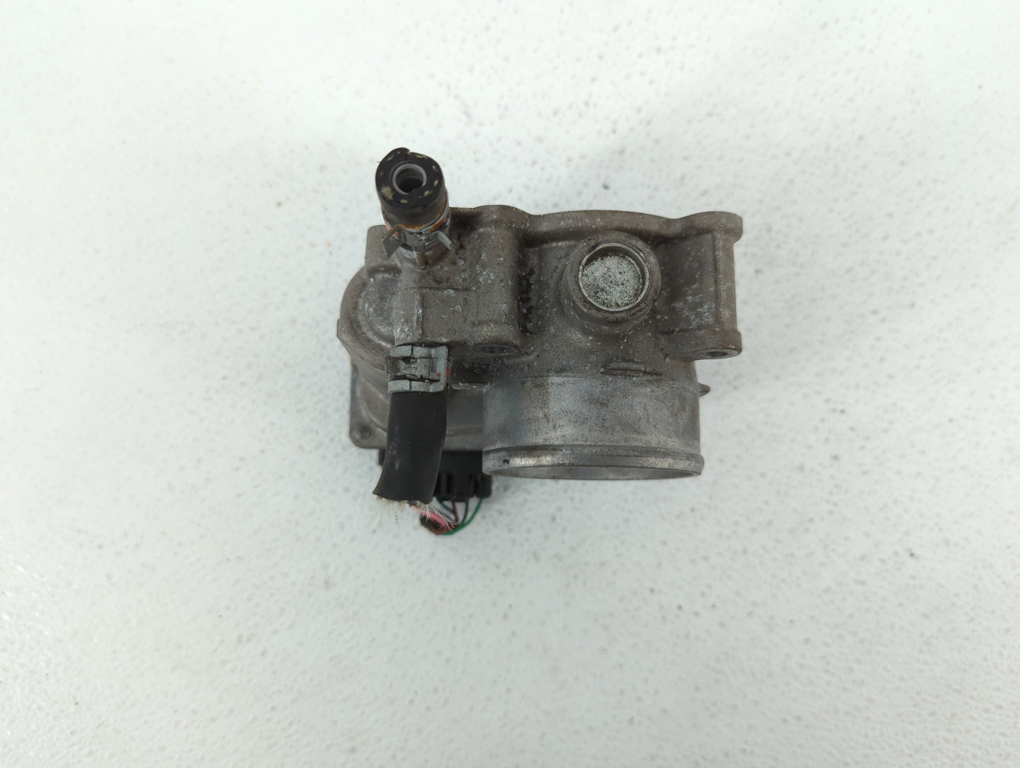 2011-2018 Toyota Corolla Throttle Body P/N:22030-0T080 Fits Fits 2011 2012 2013 2014 2015 2016 2017 2018 OEM Used Auto Parts