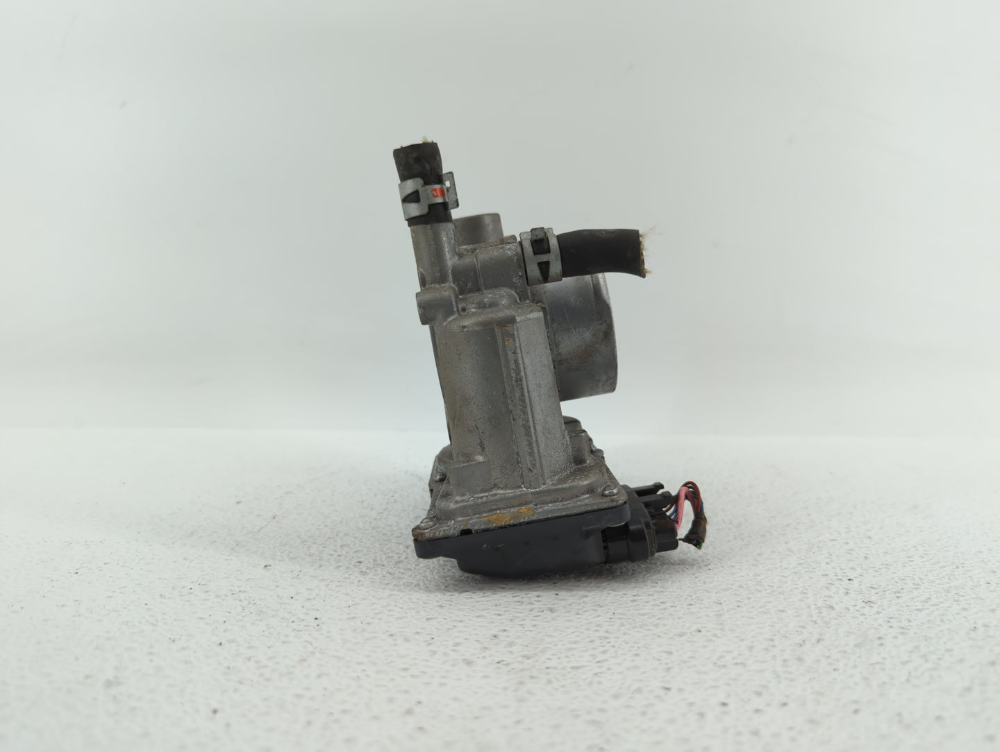 2011-2018 Toyota Corolla Throttle Body P/N:22030-0T080 Fits Fits 2011 2012 2013 2014 2015 2016 2017 2018 OEM Used Auto Parts