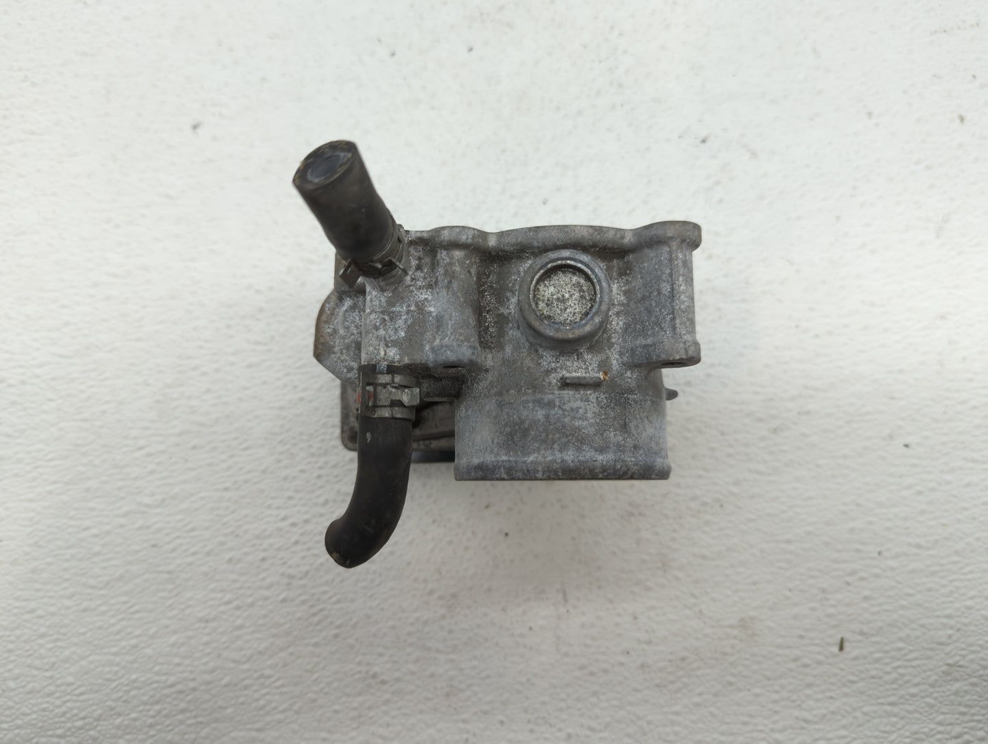 2011-2018 Toyota Corolla Throttle Body P/N:22030-0T080 Fits Fits 2011 2012 2013 2014 2015 2016 2017 2018 OEM Used Auto Parts