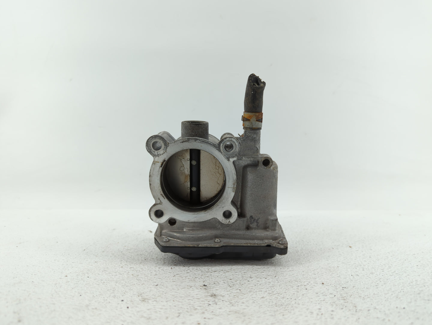 2011-2018 Toyota Corolla Throttle Body P/N:22030-0T080 Fits Fits 2011 2012 2013 2014 2015 2016 2017 2018 OEM Used Auto Parts