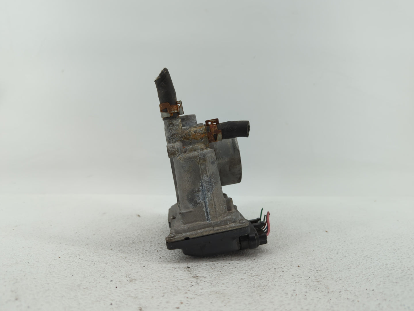 2011-2018 Toyota Corolla Throttle Body P/N:22030-0T080 Fits Fits 2011 2012 2013 2014 2015 2016 2017 2018 OEM Used Auto Parts