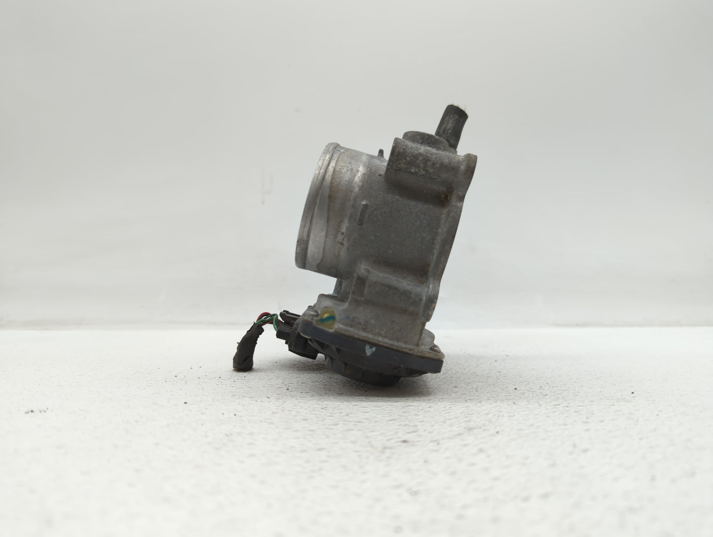 2011-2018 Toyota Corolla Throttle Body P/N:22030-0T080 Fits Fits 2011 2012 2013 2014 2015 2016 2017 2018 OEM Used Auto Parts