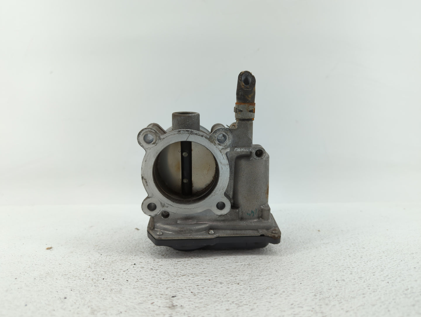 2011-2018 Toyota Corolla Throttle Body P/N:22030-0T080 Fits Fits 2011 2012 2013 2014 2015 2016 2017 2018 OEM Used Auto Parts