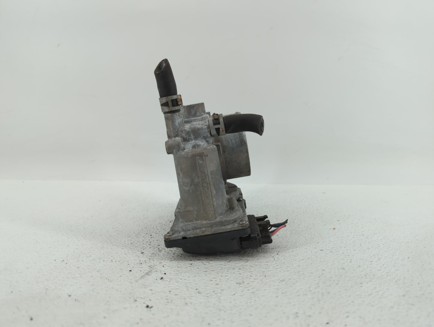 2011-2018 Toyota Corolla Throttle Body P/N:22030-0T080 Fits Fits 2011 2012 2013 2014 2015 2016 2017 2018 OEM Used Auto Parts