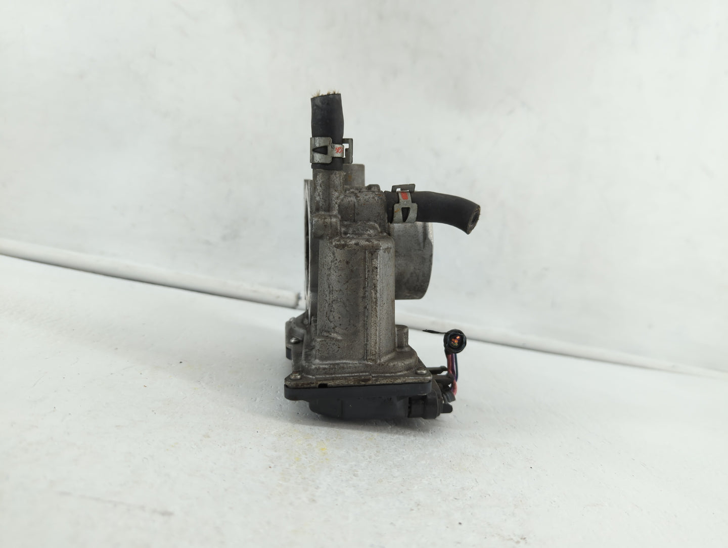 2011-2018 Toyota Corolla Throttle Body P/N:22030-0T080 Fits Fits 2011 2012 2013 2014 2015 2016 2017 2018 OEM Used Auto Parts