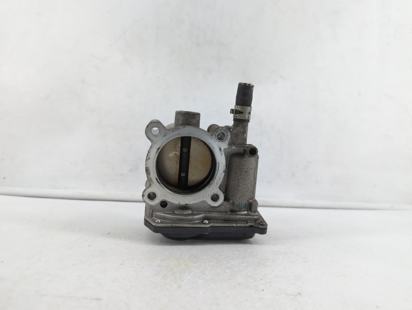 2011-2018 Toyota Corolla Throttle Body P/N:22030-0T080 Fits Fits 2011 2012 2013 2014 2015 2016 2017 2018 OEM Used Auto Parts