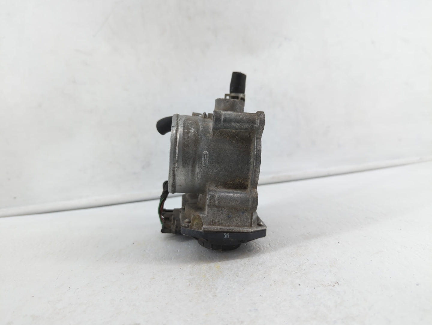 2011-2018 Toyota Corolla Throttle Body P/N:22030-0T080 Fits Fits 2011 2012 2013 2014 2015 2016 2017 2018 OEM Used Auto Parts