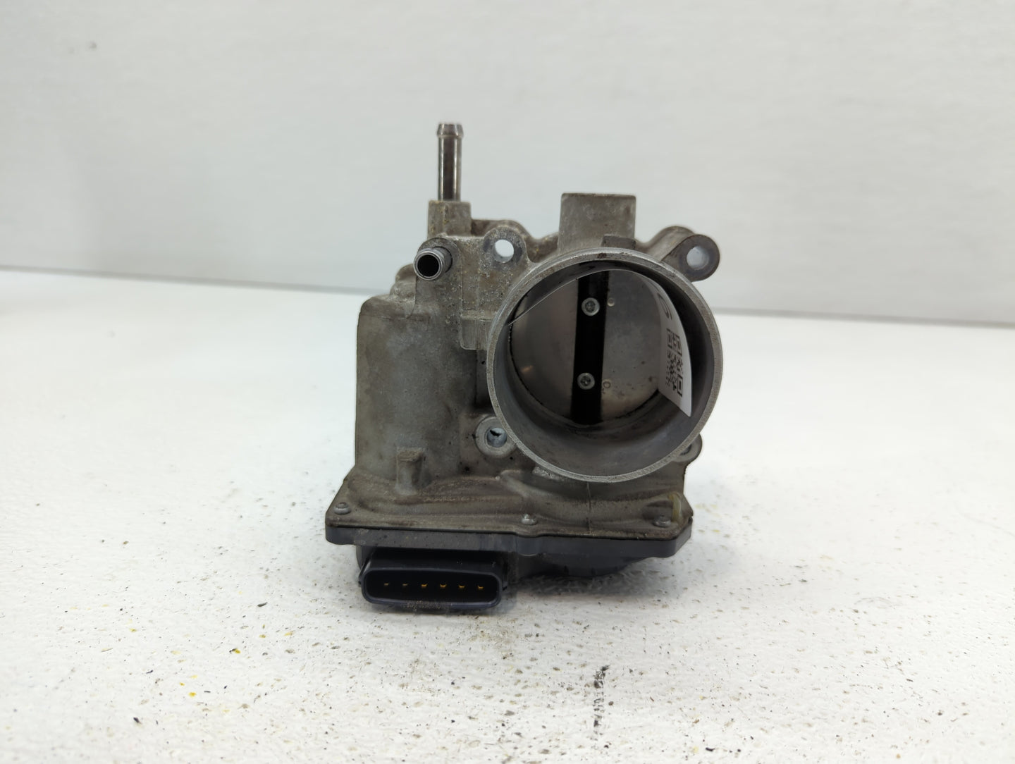 2011-2019 Toyota Corolla Throttle Body P/N:22030-0T080 Fits Fits 2011 2012 2013 2014 2015 2016 2017 2018 2019 OEM Used Auto 