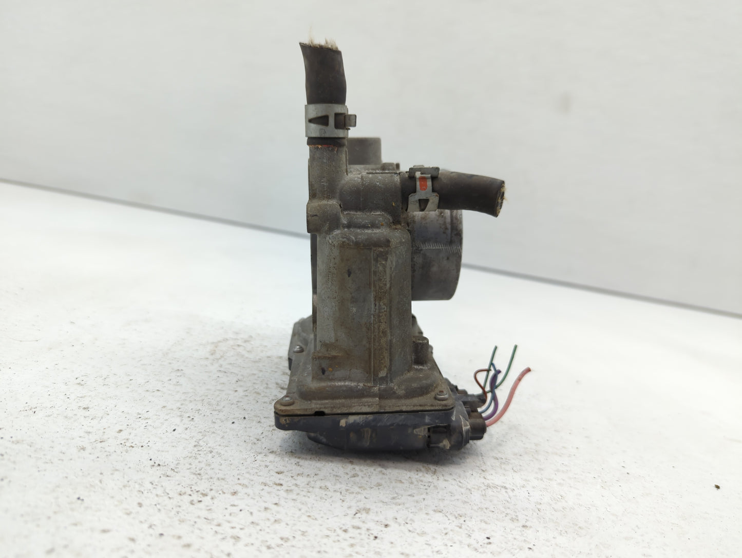 2011-2019 Toyota Corolla Throttle Body P/N:22030-0T080 Fits Fits 2011 2012 2013 2014 2015 2016 2017 2018 2019 OEM Used Auto 