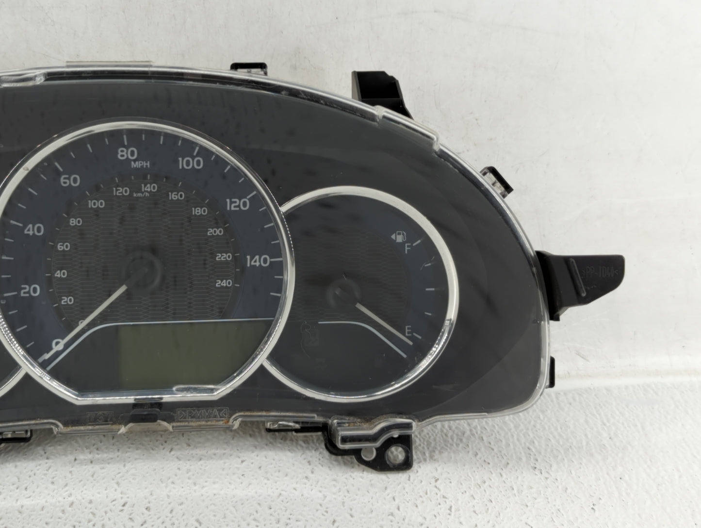 2014-2016 Toyota Corolla Instrument Cluster Speedometer Gauges P/N:TN157560-0924 Fits Fits 2014 2015 2016 OEM Used Auto Part