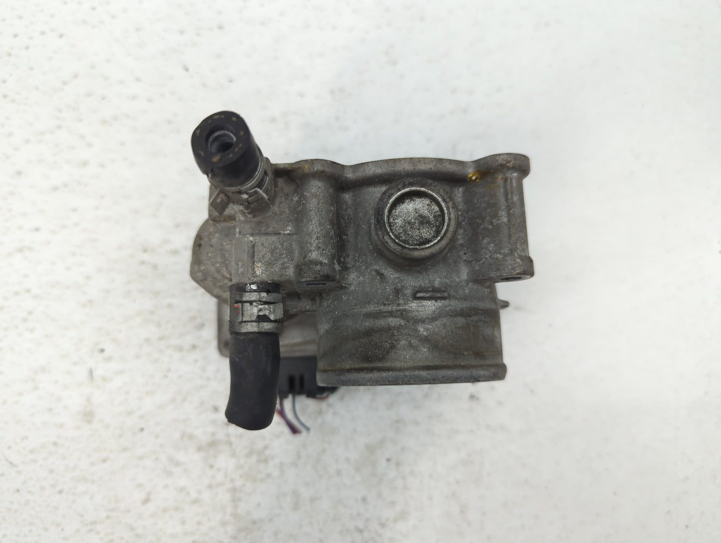 2011-2019 Toyota Corolla Throttle Body P/N:22030-0T080 Fits Fits 2011 2012 2013 2014 2015 2016 2017 2018 2019 OEM Used Auto 