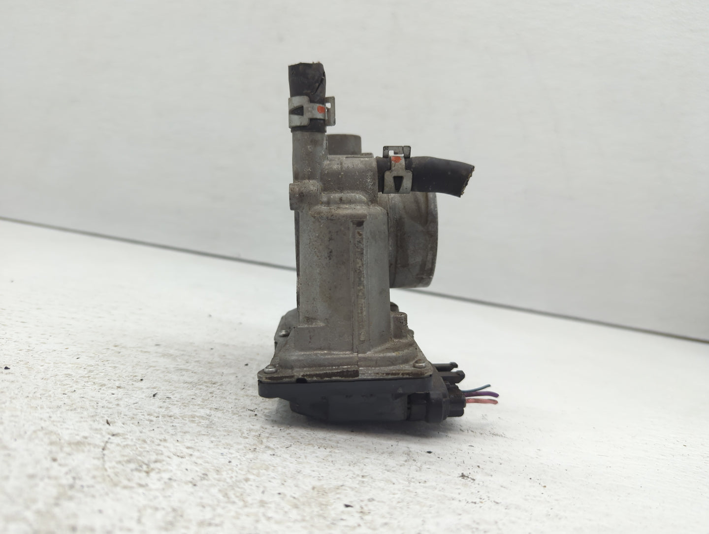 2011-2019 Toyota Corolla Throttle Body P/N:22030-0T080 Fits Fits 2011 2012 2013 2014 2015 2016 2017 2018 2019 OEM Used Auto 