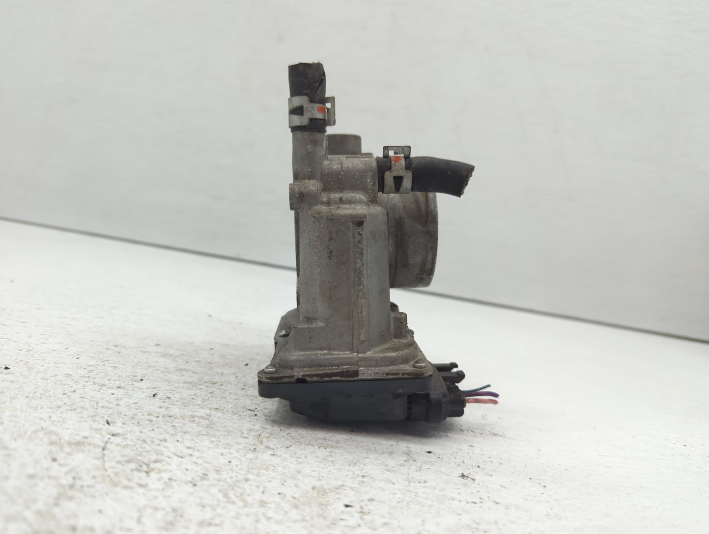 2011-2019 Toyota Corolla Throttle Body P/N:22030-0T080 Fits Fits 2011 2012 2013 2014 2015 2016 2017 2018 2019 OEM Used Auto 
