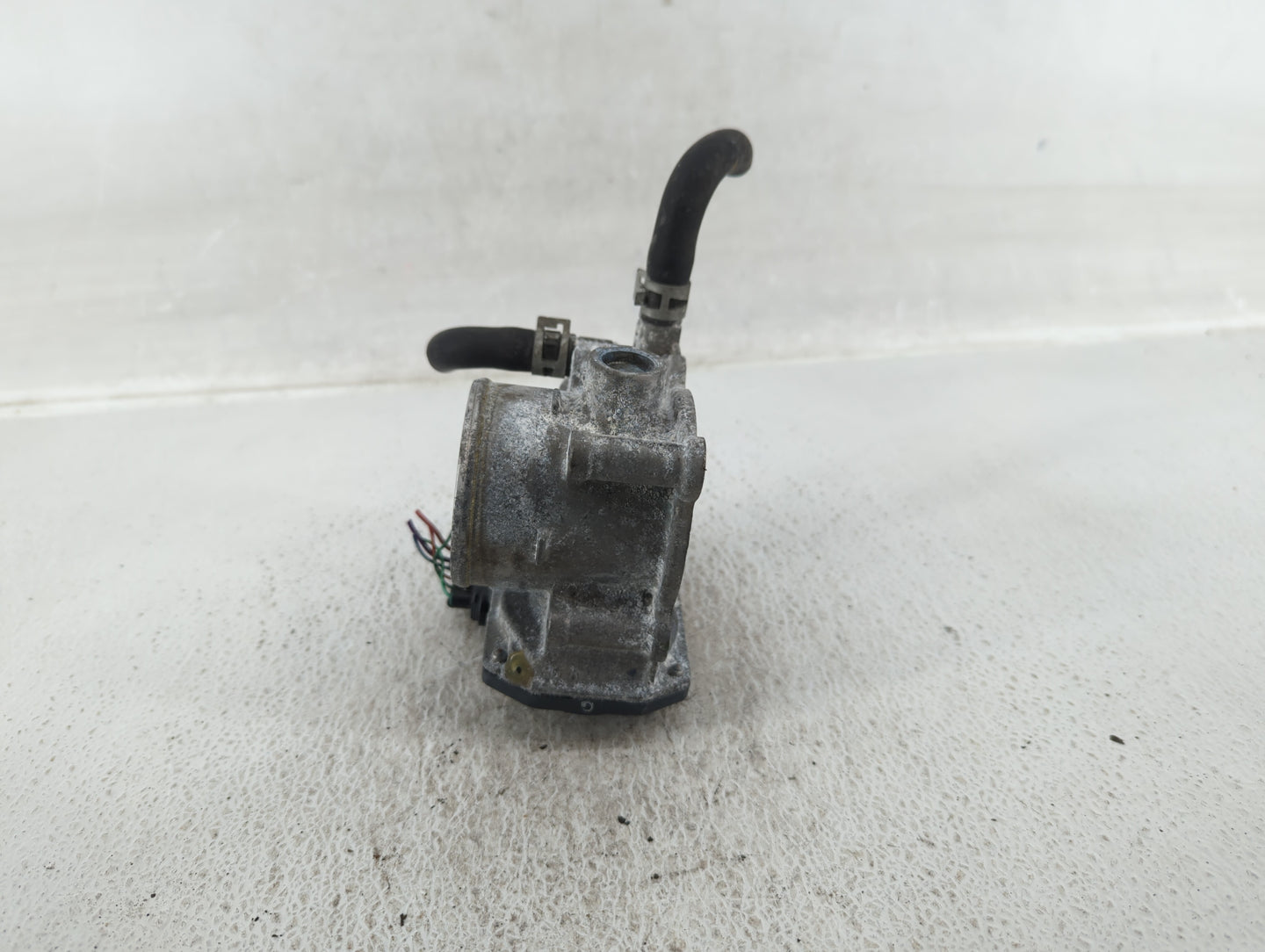2011-2019 Toyota Corolla Throttle Body P/N:22030-0T080 Fits Fits 2011 2012 2013 2014 2015 2016 2017 2018 2019 OEM Used Auto 