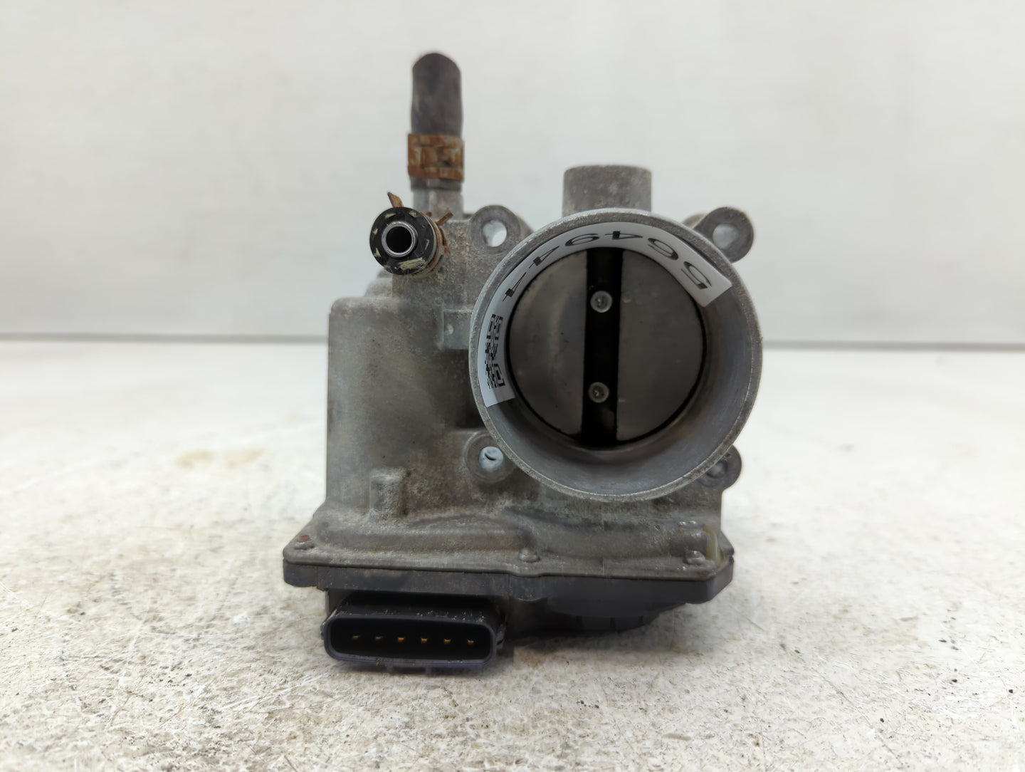 2011-2019 Toyota Corolla Throttle Body P/N:22030-0T080 Fits Fits 2011 2012 2013 2014 2015 2016 2017 2018 2019 OEM Used Auto 