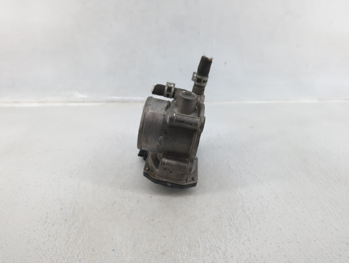 2011-2019 Toyota Corolla Throttle Body P/N:22030-0T080 Fits Fits 2011 2012 2013 2014 2015 2016 2017 2018 2019 OEM Used Auto 