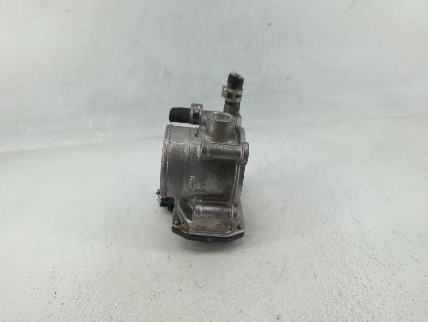 2011-2019 Toyota Corolla Throttle Body P/N:22030-0T080 Fits Fits 2011 2012 2013 2014 2015 2016 2017 2018 2019 OEM Used Auto 