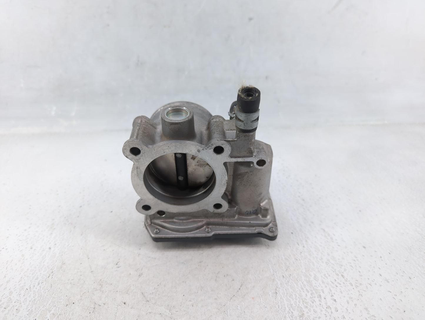 2011-2019 Toyota Corolla Throttle Body P/N:22030-0T080 Fits Fits 2011 2012 2013 2014 2015 2016 2017 2018 2019 OEM Used Auto 