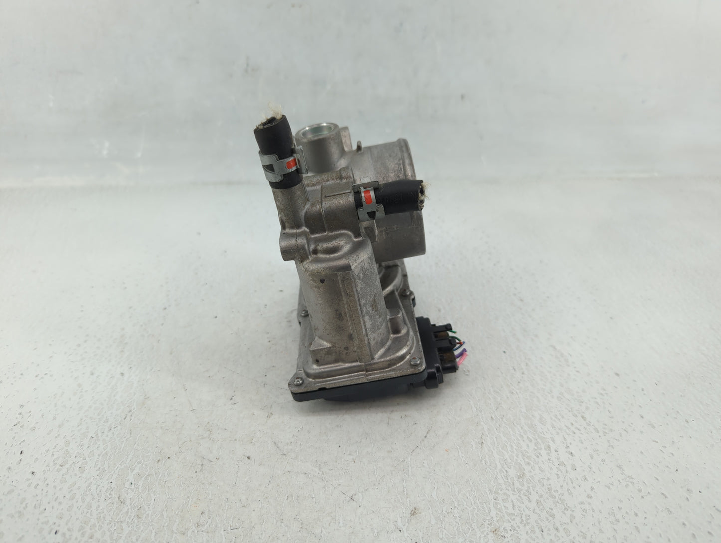 2011-2019 Toyota Corolla Throttle Body P/N:22030-0T080 Fits Fits 2011 2012 2013 2014 2015 2016 2017 2018 2019 OEM Used Auto 