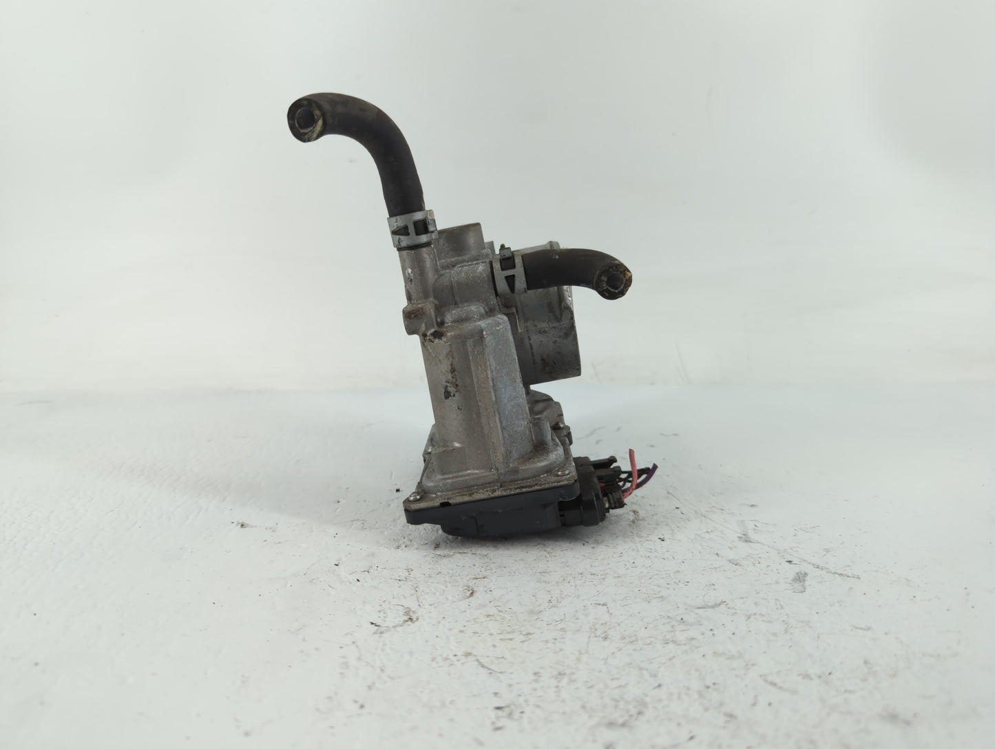 2011-2019 Toyota Corolla Throttle Body P/N:22030-0T080 Fits Fits 2011 2012 2013 2014 2015 2016 2017 2018 2019 OEM Used Auto 