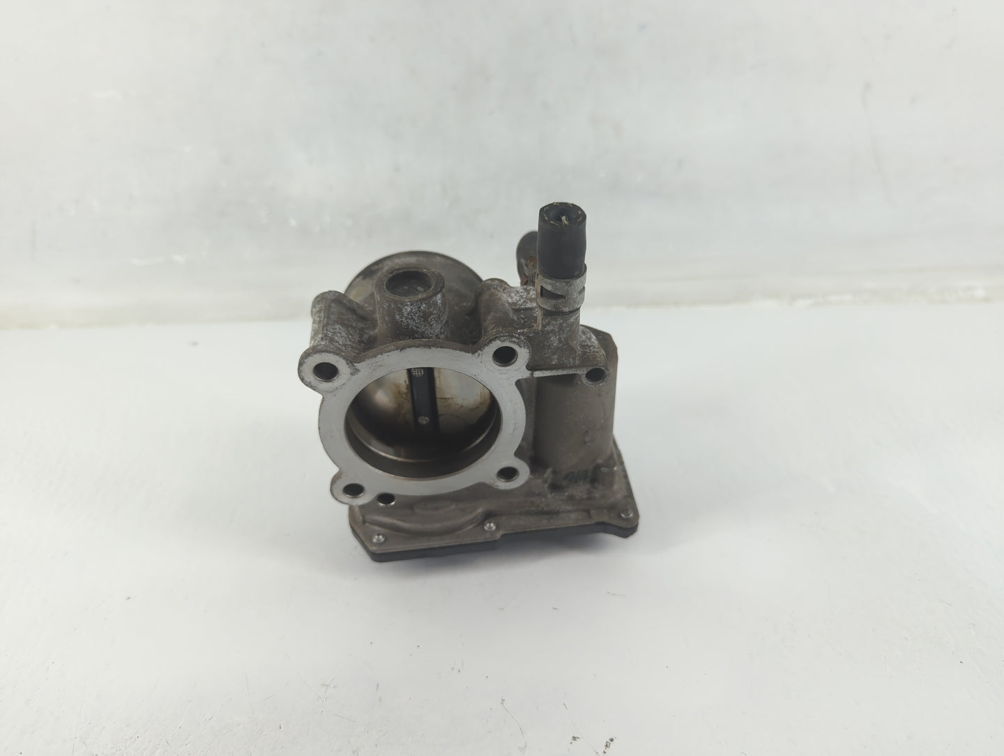 2011-2019 Toyota Corolla Throttle Body P/N:22030-0T080 Fits Fits 2011 2012 2013 2014 2015 2016 2017 2018 2019 OEM Used Auto 