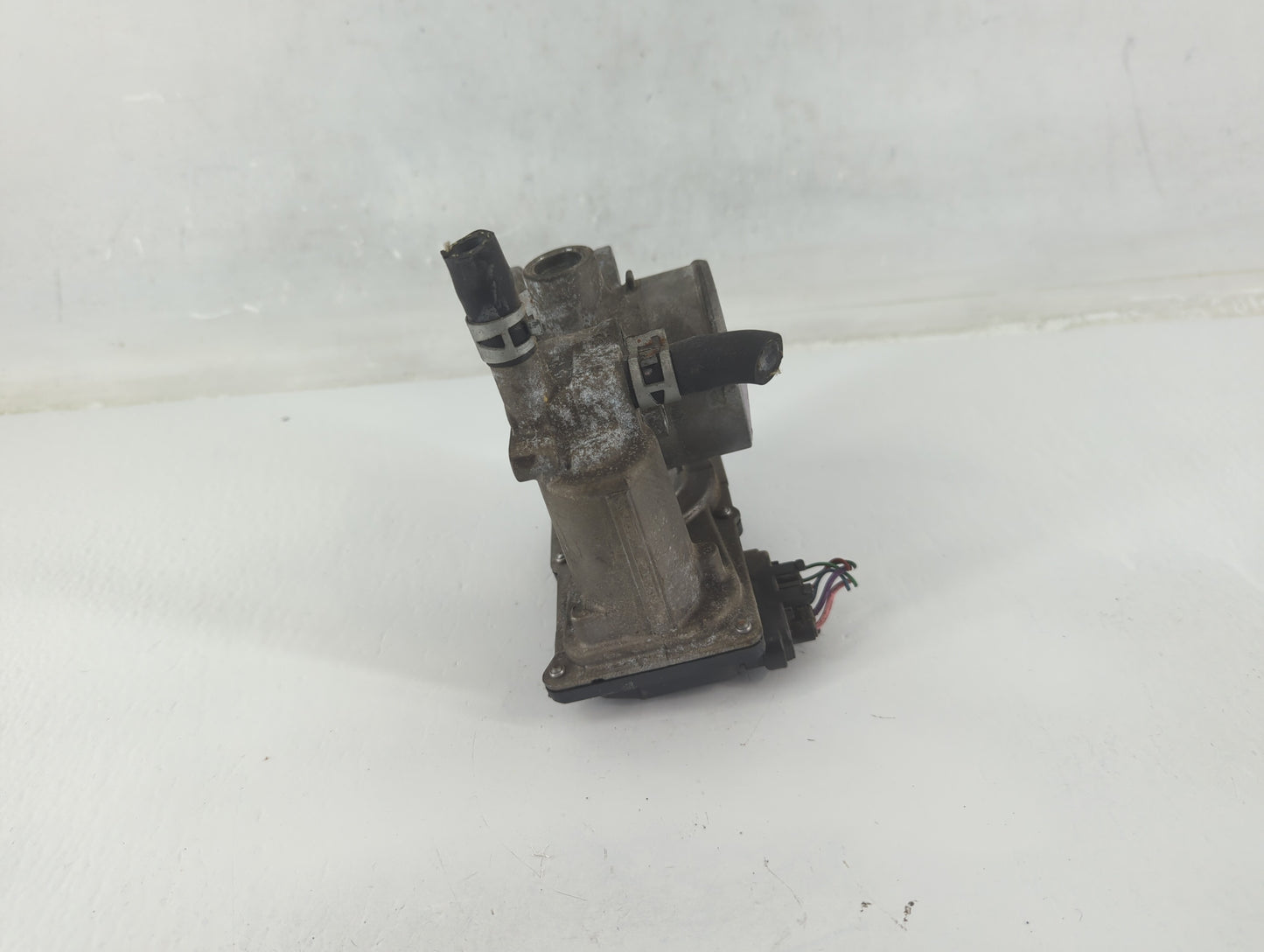 2011-2019 Toyota Corolla Throttle Body P/N:22030-0T080 Fits Fits 2011 2012 2013 2014 2015 2016 2017 2018 2019 OEM Used Auto 