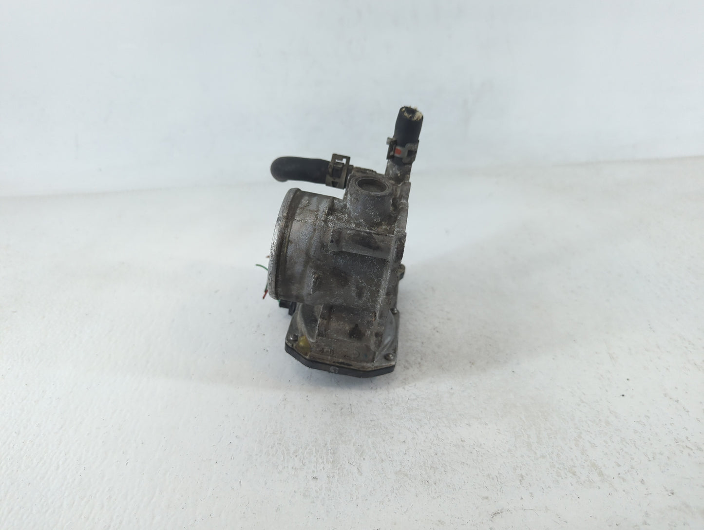 2011-2019 Toyota Corolla Throttle Body P/N:22030-0T080 Fits Fits 2011 2012 2013 2014 2015 2016 2017 2018 2019 OEM Used Auto 