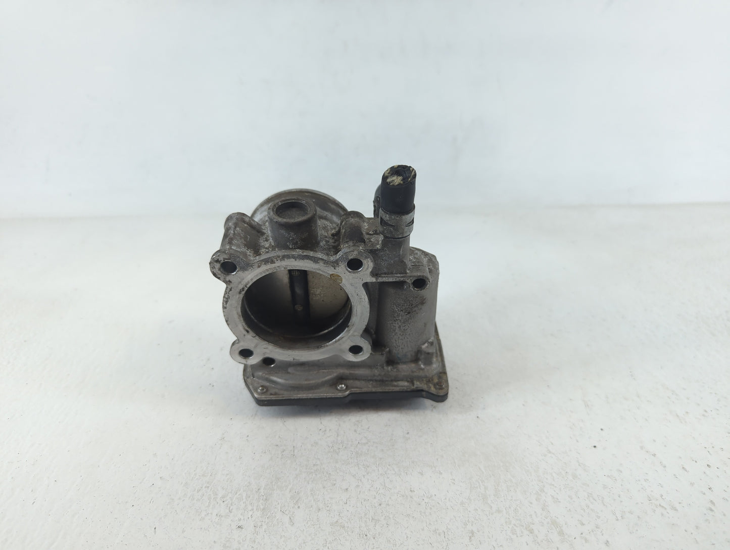 2011-2019 Toyota Corolla Throttle Body P/N:22030-0T080 Fits Fits 2011 2012 2013 2014 2015 2016 2017 2018 2019 OEM Used Auto 