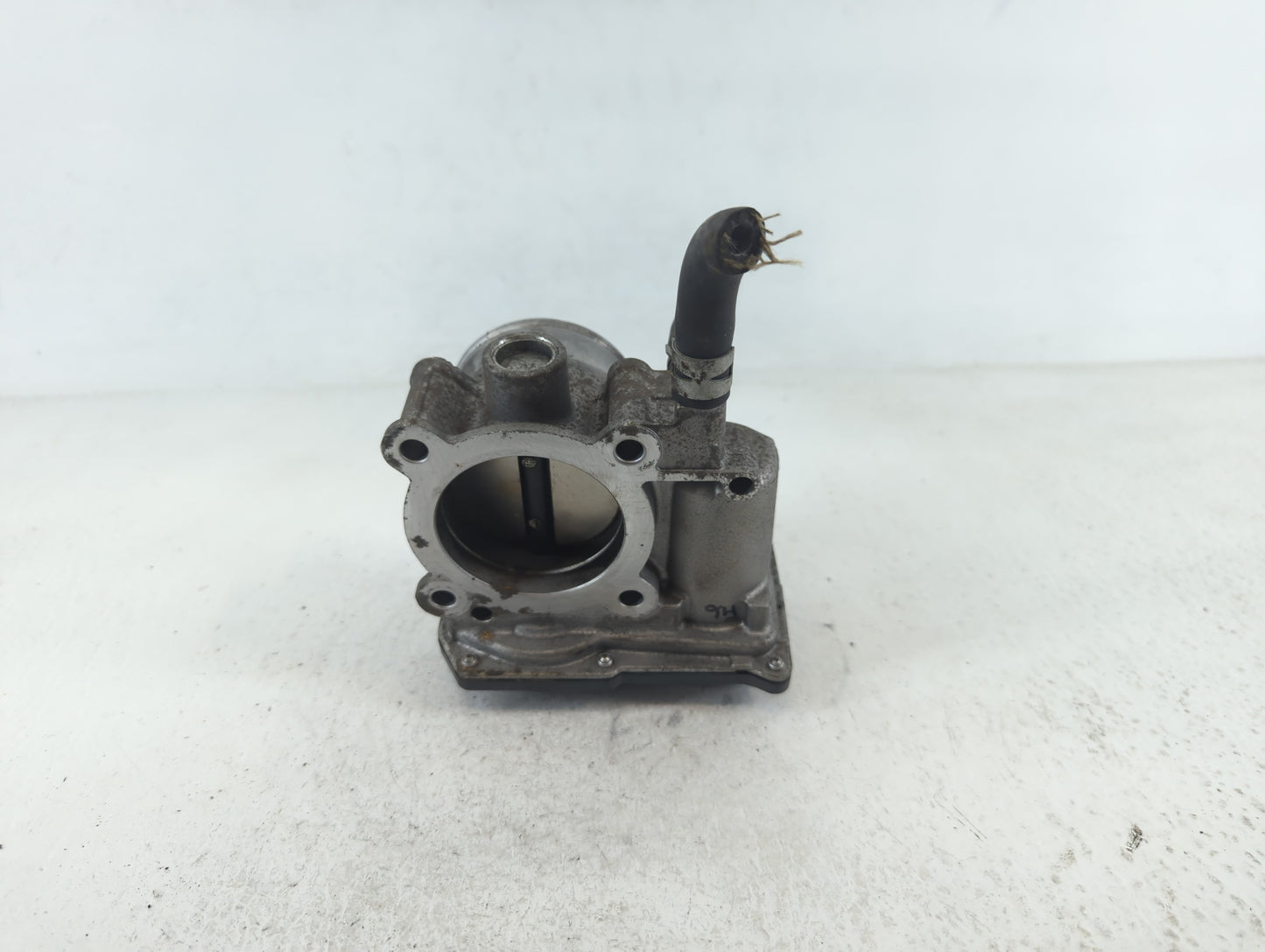 2011-2019 Toyota Corolla Throttle Body P/N:22030-0T080 Fits Fits 2011 2012 2013 2014 2015 2016 2017 2018 2019 OEM Used Auto 