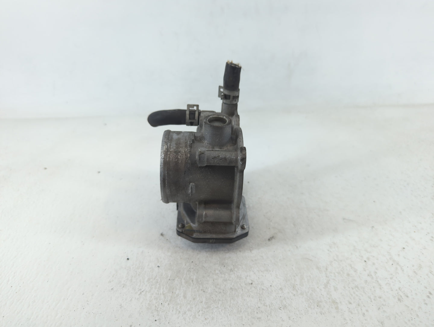 2011-2019 Toyota Corolla Throttle Body P/N:22030-0T080 Fits Fits 2011 2012 2013 2014 2015 2016 2017 2018 2019 OEM Used Auto 