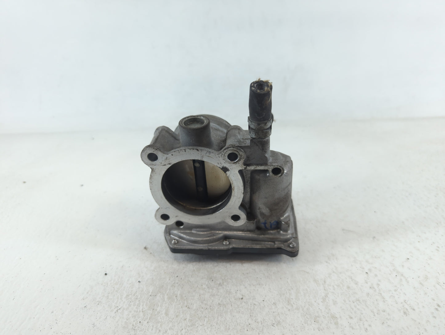2011-2019 Toyota Corolla Throttle Body P/N:22030-0T080 Fits Fits 2011 2012 2013 2014 2015 2016 2017 2018 2019 OEM Used Auto 