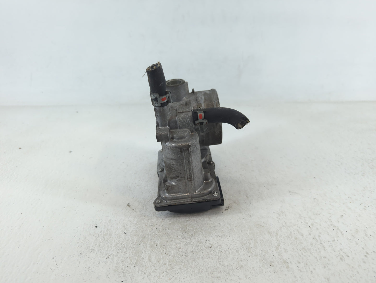 2011-2019 Toyota Corolla Throttle Body P/N:22030-0T080 Fits Fits 2011 2012 2013 2014 2015 2016 2017 2018 2019 OEM Used Auto 