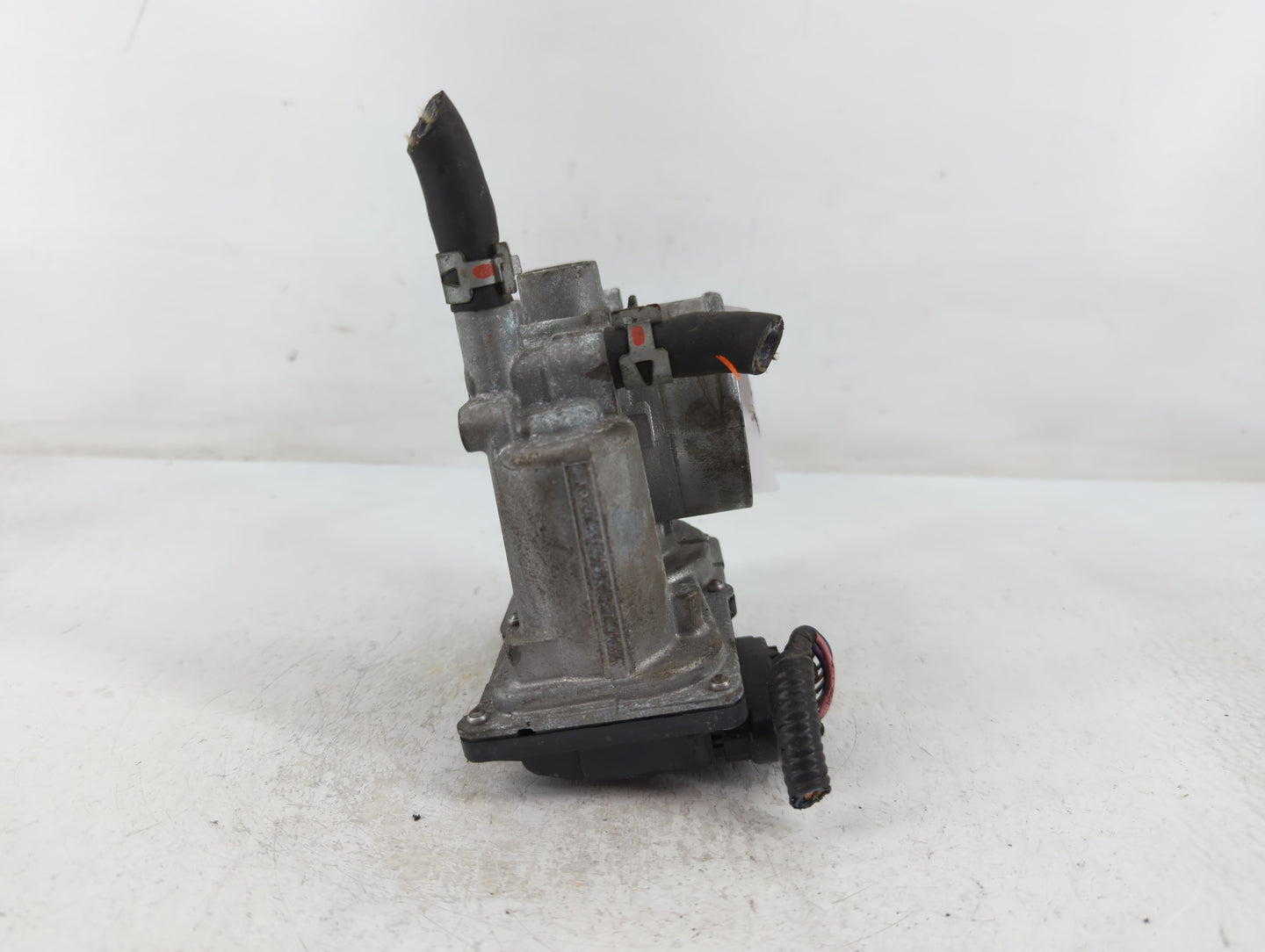 2011-2019 Toyota Corolla Throttle Body P/N:22030-0T080 Fits Fits 2011 2012 2013 2014 2015 2016 2017 2018 2019 OEM Used Auto 