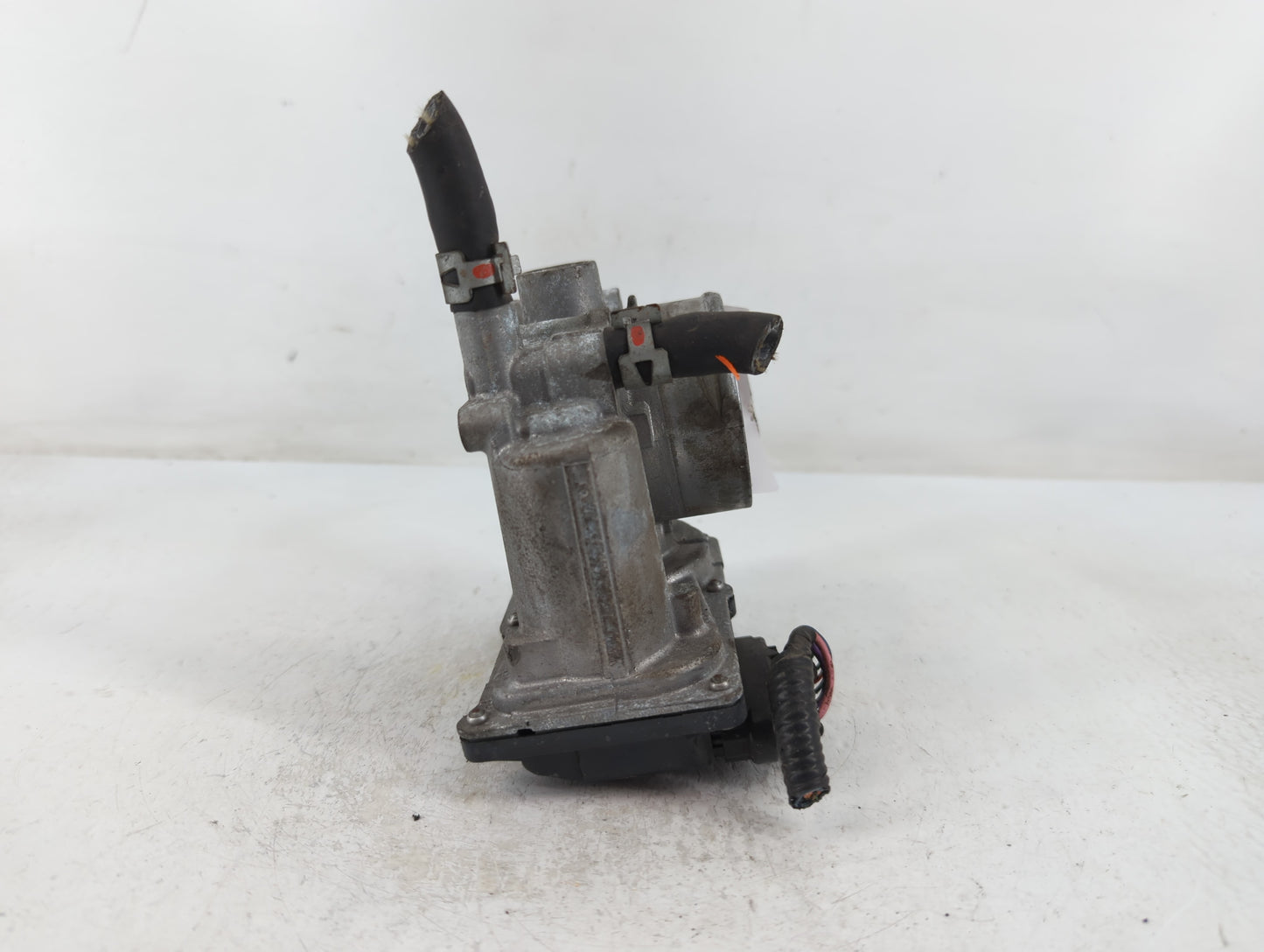 2011-2019 Toyota Corolla Throttle Body P/N:22030-0T080 Fits Fits 2011 2012 2013 2014 2015 2016 2017 2018 2019 OEM Used Auto 