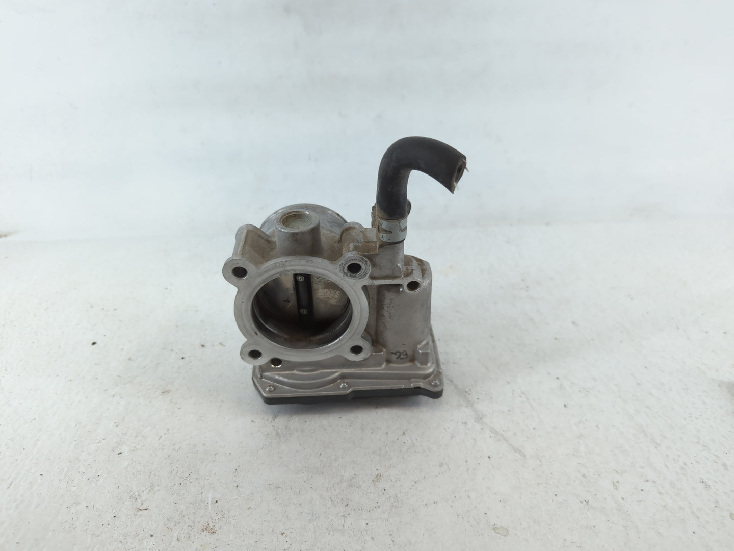 2011-2019 Toyota Corolla Throttle Body P/N:22030-0T080 Fits Fits 2011 2012 2013 2014 2015 2016 2017 2018 2019 OEM Used Auto 