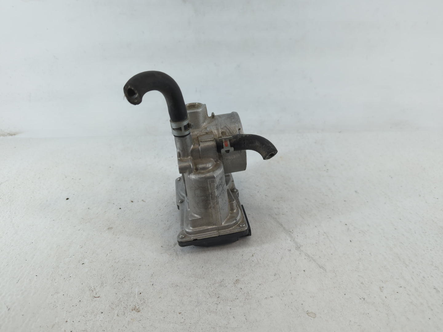 2011-2019 Toyota Corolla Throttle Body P/N:22030-0T080 Fits Fits 2011 2012 2013 2014 2015 2016 2017 2018 2019 OEM Used Auto 