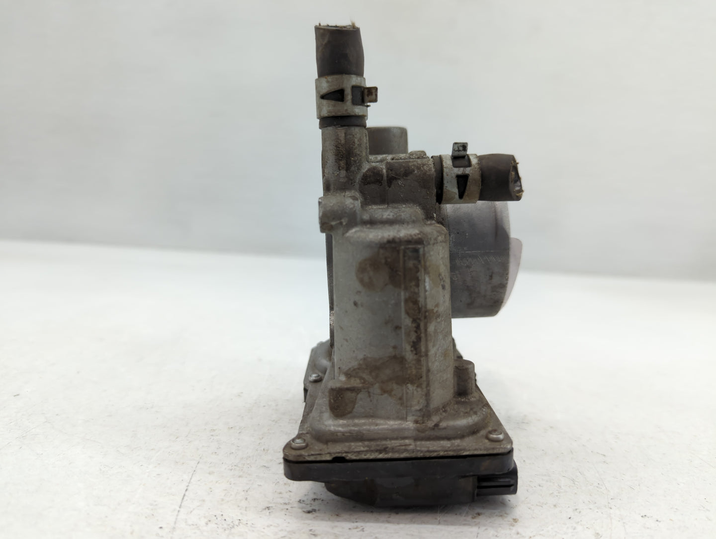 2011-2019 Toyota Corolla Throttle Body P/N:22030-0T080 Fits Fits 2011 2012 2013 2014 2015 2016 2017 2018 2019 OEM Used Auto 
