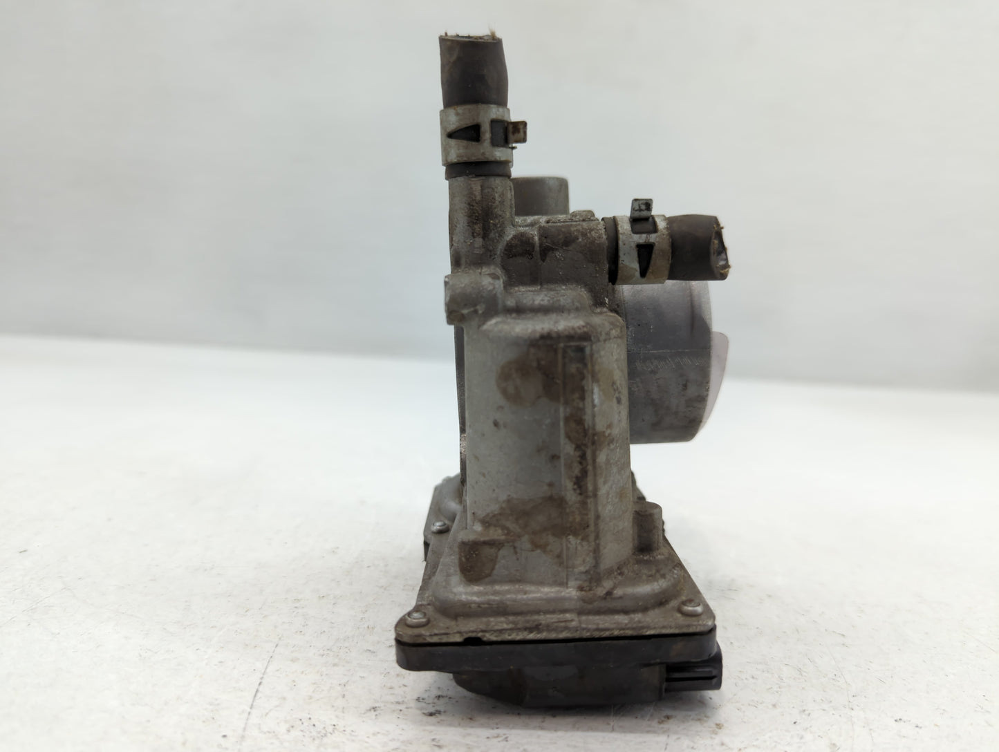 2011-2019 Toyota Corolla Throttle Body P/N:22030-0T080 Fits Fits 2011 2012 2013 2014 2015 2016 2017 2018 2019 OEM Used Auto 