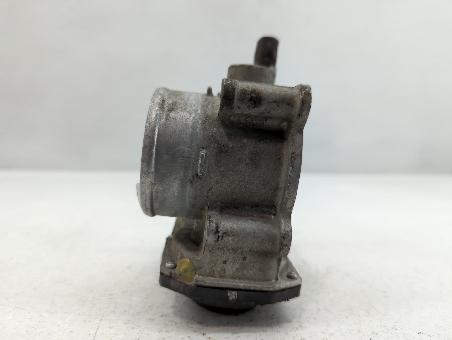 2011-2019 Toyota Corolla Throttle Body P/N:22030-0T080 Fits Fits 2011 2012 2013 2014 2015 2016 2017 2018 2019 OEM Used Auto 