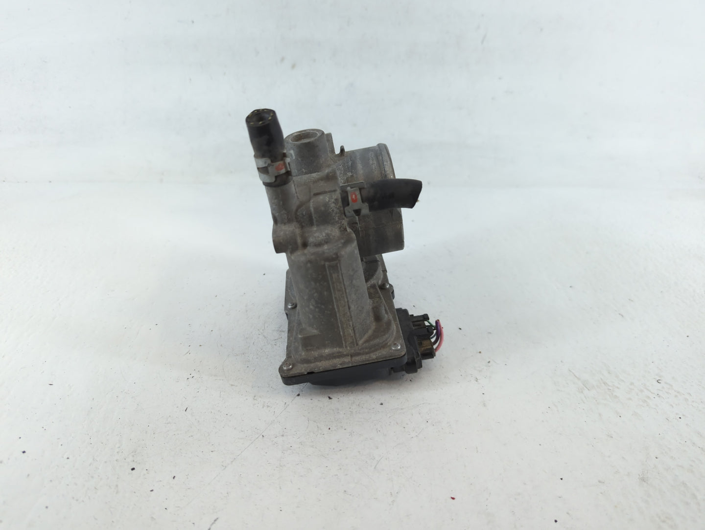 2011-2019 Toyota Corolla Throttle Body P/N:22030-0T080 Fits Fits 2011 2012 2013 2014 2015 2016 2017 2018 2019 OEM Used Auto 