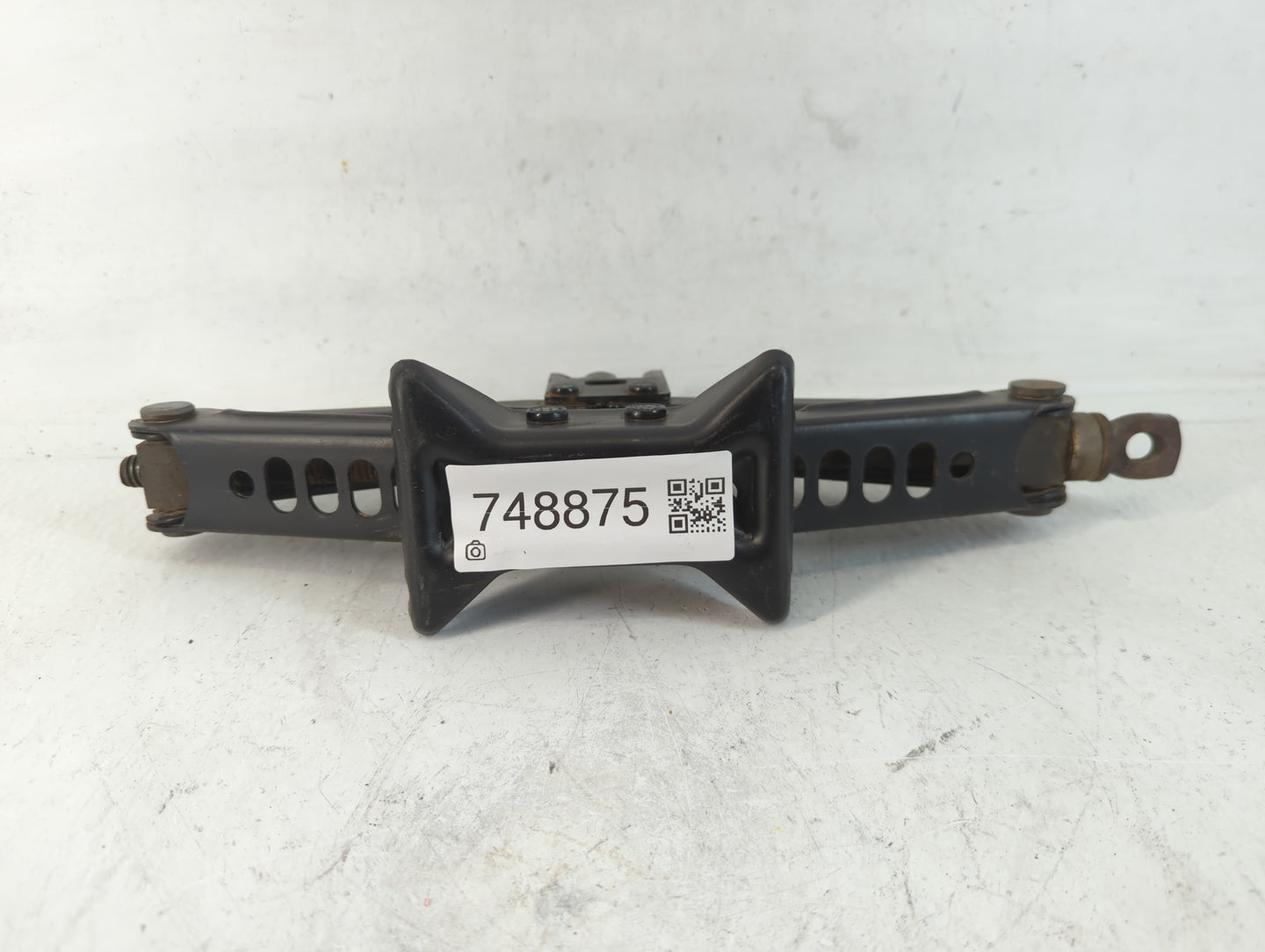 2016 Toyota Corolla Spare Scissor Car Jack 748875 - Oemusedautoparts1.com