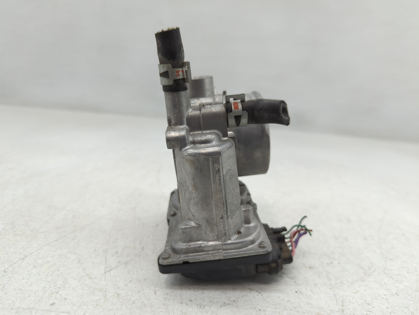 2011-2019 Toyota Corolla Throttle Body P/N:22030-0T080 Fits Fits 2011 2012 2013 2014 2015 2016 2017 2018 2019 OEM Used Auto 