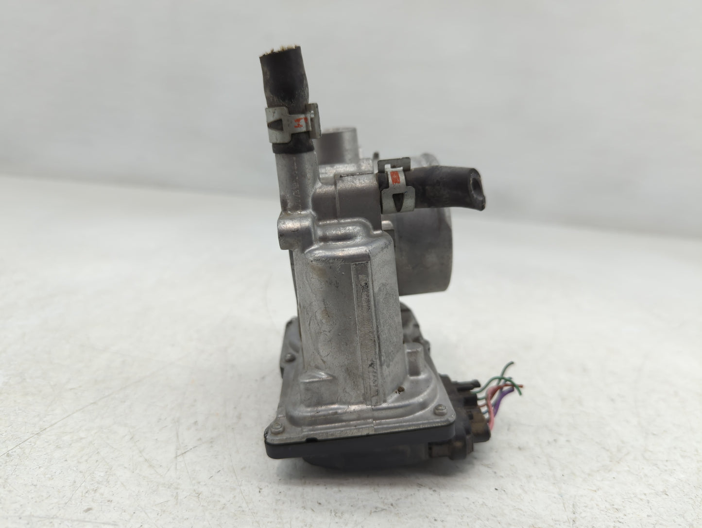 2011-2019 Toyota Corolla Throttle Body P/N:22030-0T080 Fits Fits 2011 2012 2013 2014 2015 2016 2017 2018 2019 OEM Used Auto 